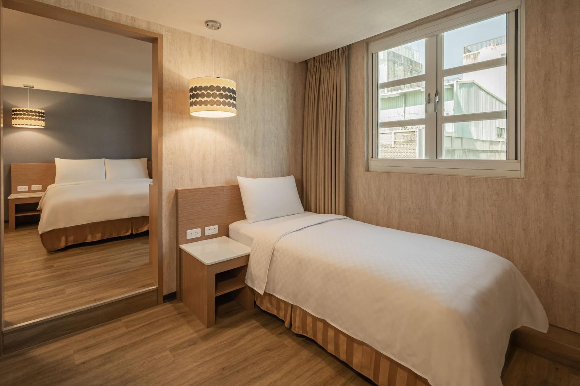 Kindness Hotel - Tainan Chihkan Tower Szoba fotó