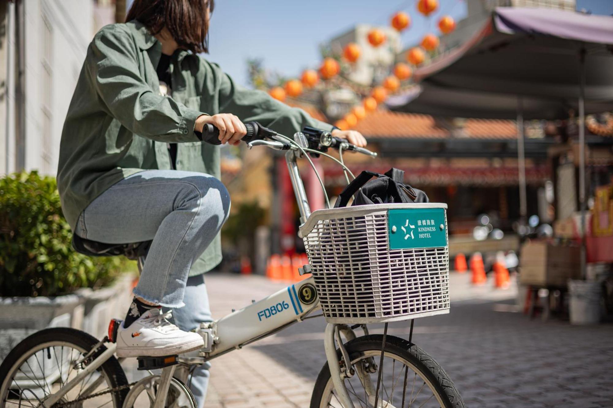 Kindness Hotel - Tainan Chihkan Tower Kültér fotó
